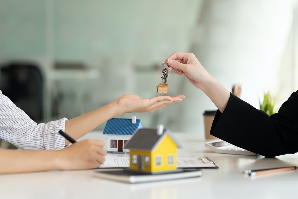 Créer une agence immobilière : guide complet pour un démarrage réussi